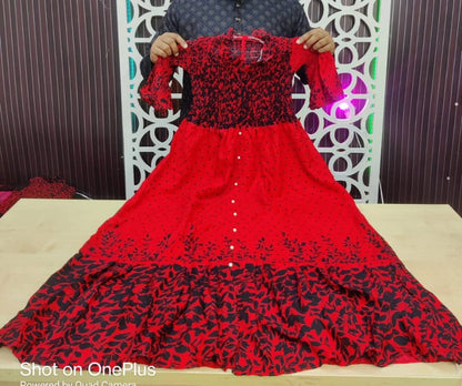 চায়না সফ্ট লিলেন কাপরের ওয়ান পিছ গাউন-(লালের মধ্যে কালো পাতা)